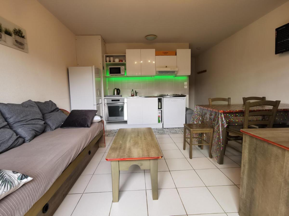 Au 11 T3 Duplex, Village Vacances, Piscines, Parking Saint-Geniez-dʼOlt Eksteriør billede