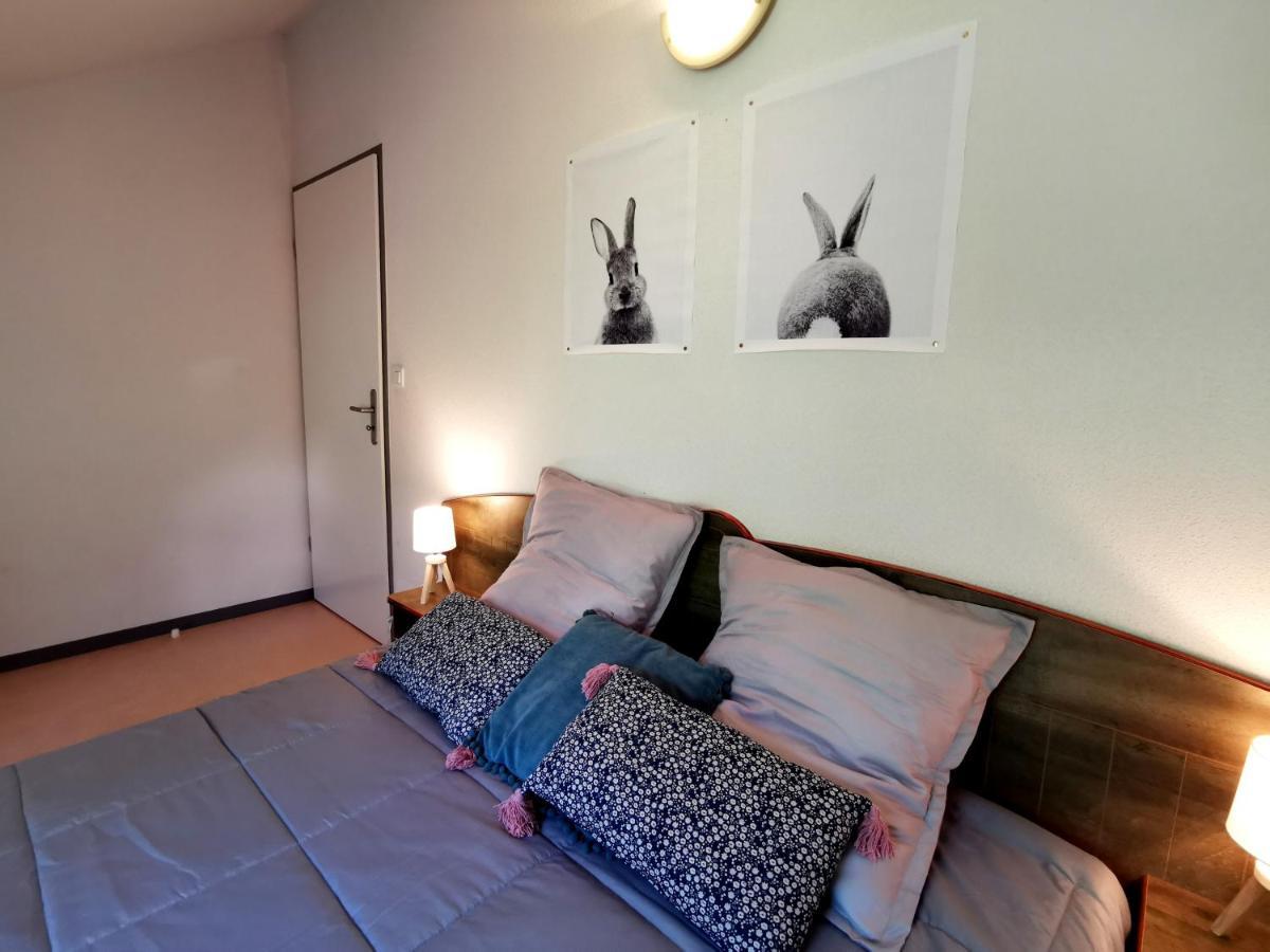 Au 11 T3 Duplex, Village Vacances, Piscines, Parking Saint-Geniez-dʼOlt Eksteriør billede
