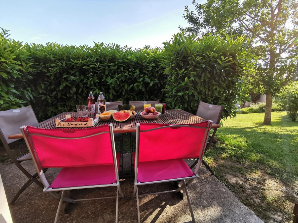 Au 11 T3 Duplex, Village Vacances, Piscines, Parking Saint-Geniez-dʼOlt Eksteriør billede